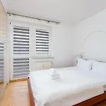 Pod Fortem Homely By Bookinghost