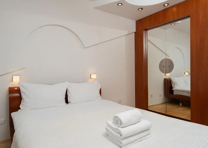 Pod Fortem Homely By Bookinghost דירה