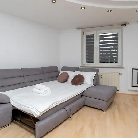 Pod Fortem Homely By Bookinghost Appartement *