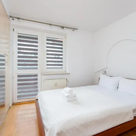 Pod Fortem Homely By Bookinghost