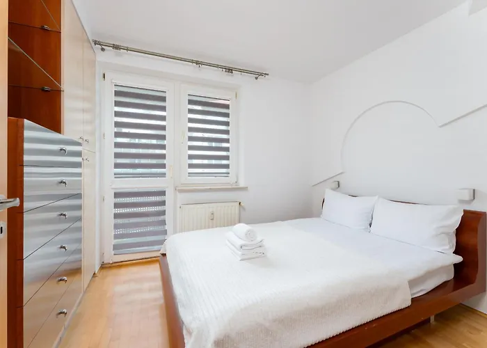 Pod Fortem Homely By Bookinghost